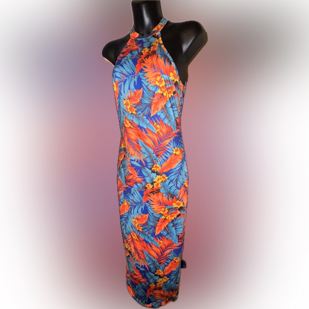 Women’s body con style colorful dress